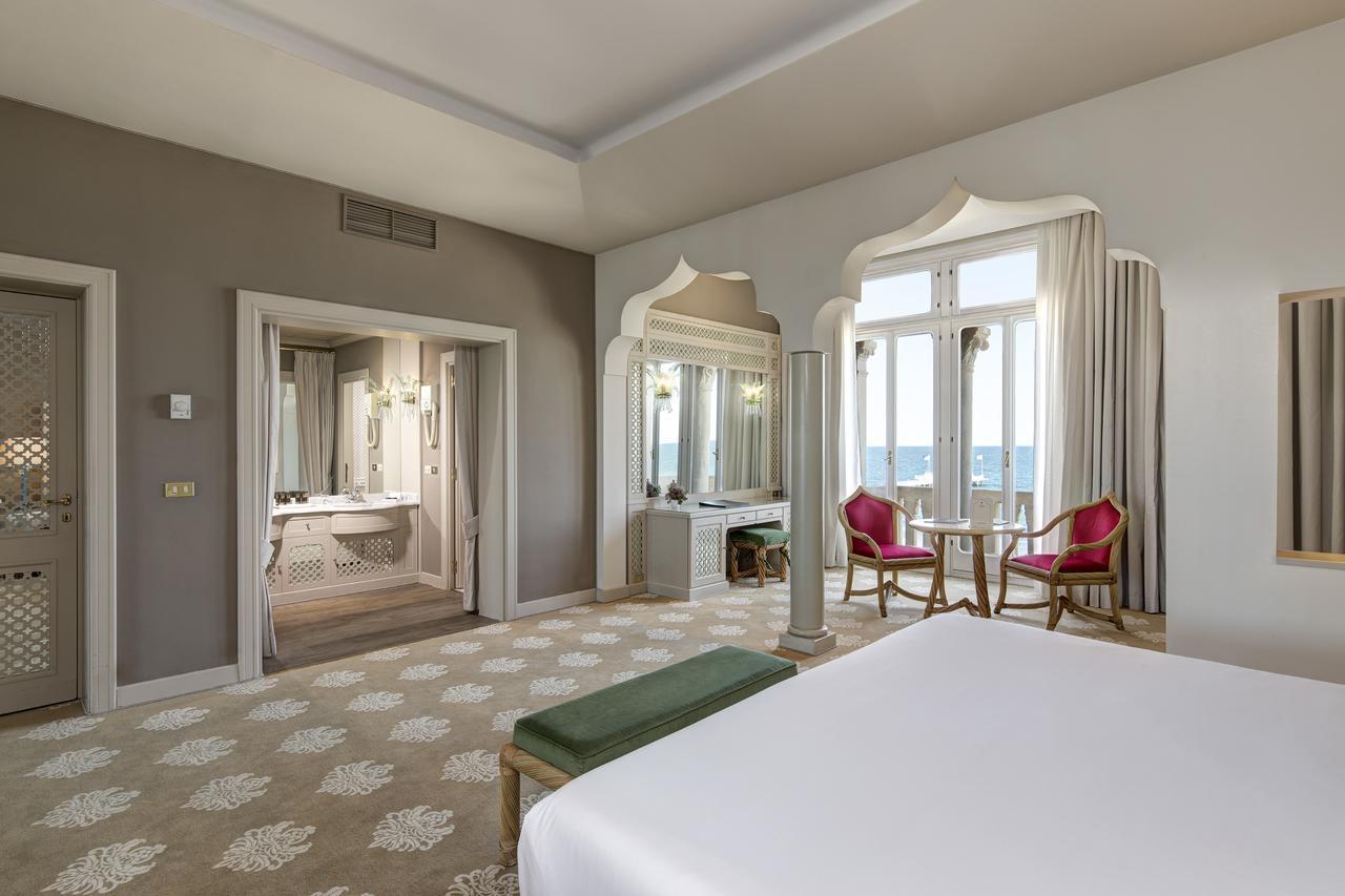 Hotel Excelsior Venice Lido di Venezia Exterior foto