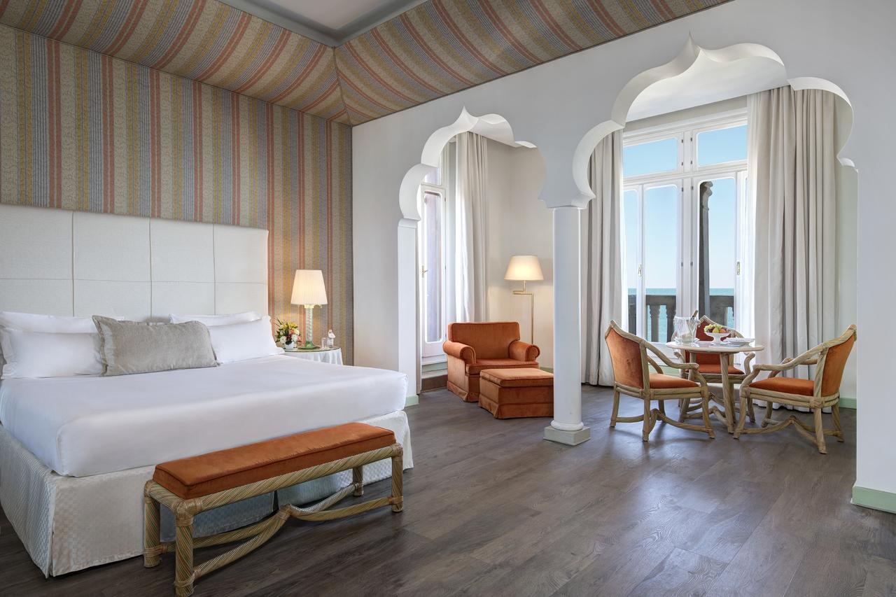 Hotel Excelsior Venice Lido di Venezia Exterior foto